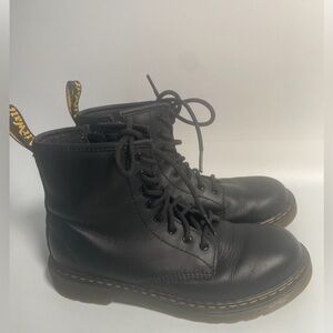 Dr. Martens Original Kids Black Leather Lace Up Boots SIZE 4